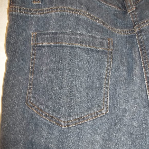 Dana Buchman Womens Denim Capris Cropped Jeans Size 10 Five Pockets Casual Blue - Picture 4 of 7
